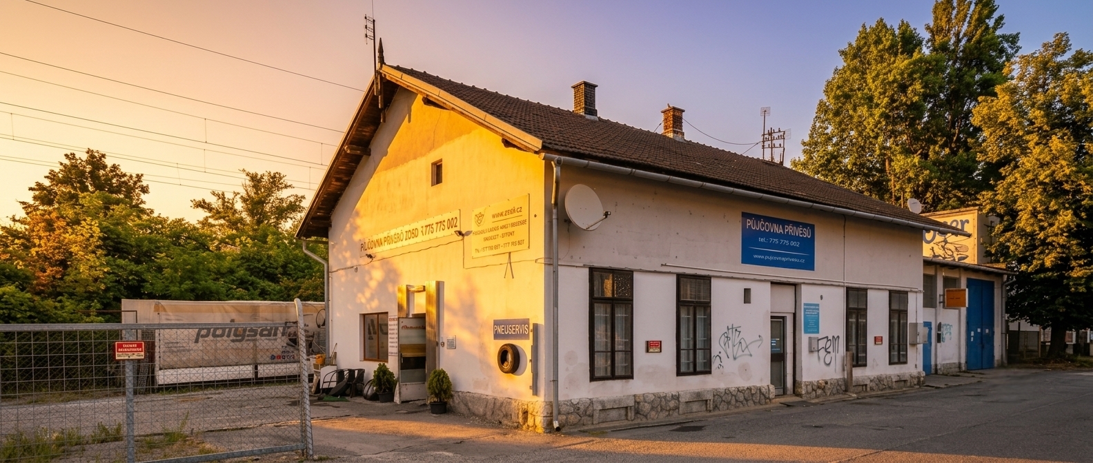 Provozovna půjčovny přívěsů při západu slunce, Olomoucká, Brno-Černovice